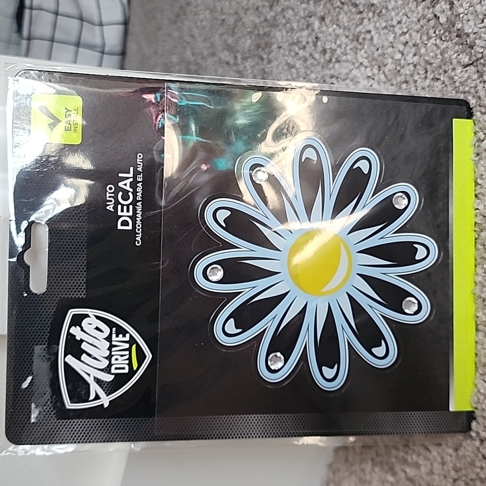 Daisy Vinyl Sticker Decal - Picture 10 of 10